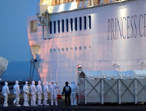 Cuộc sống bị cách ly bên trong du thuyền Diamond Princess 